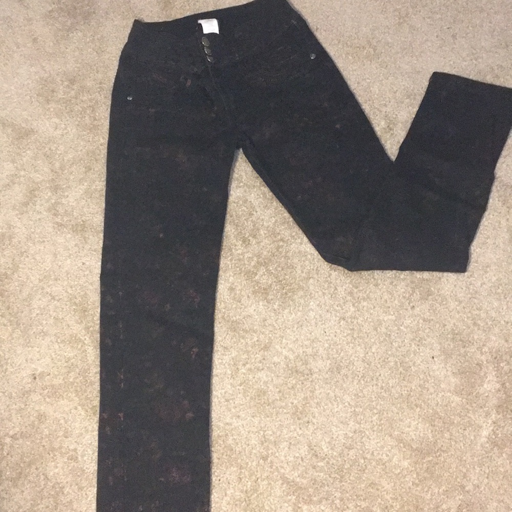 Jeans by virtual sensuality gives more curves